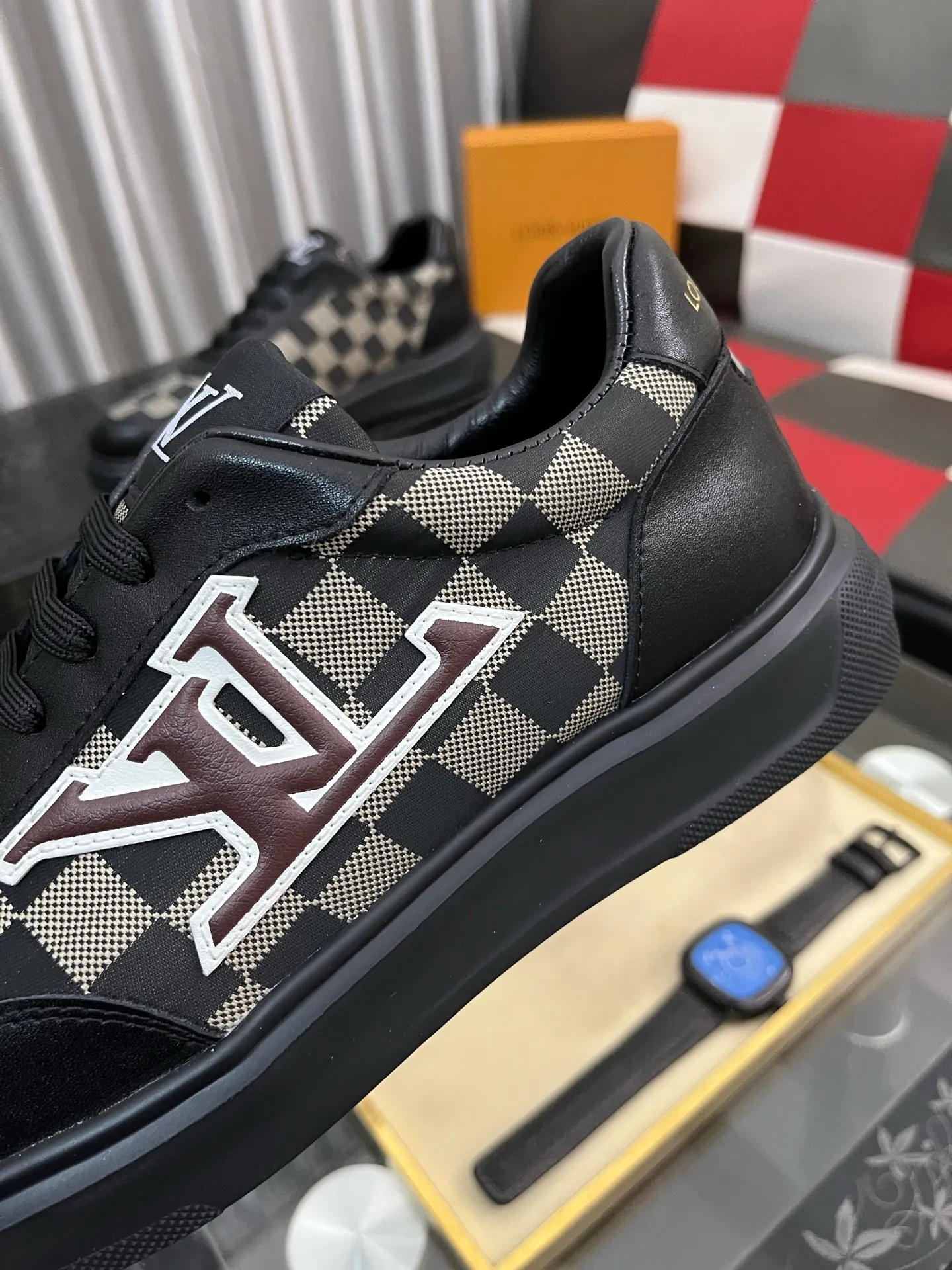 Men's shoes 💰400⌚️⌚️【LOUIS VUITTON】Same style as Louis Vuitton* official website 🚹Men's high-top casual shoes❤️Same style as popular celebrities and big names ~ Best-selling at home and abroad Lv focuses on the checkerboard series...Imported first-layer cowhide with special fabrics➕Full sheep leather lining➕Brand-specific hollow outsole💎Number: 38-443️⃣Colors available